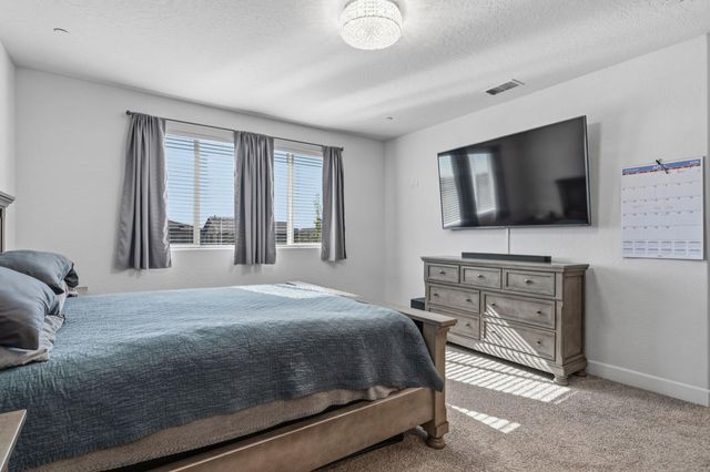 398 Atlantica Drive S, Madera, CA 93636