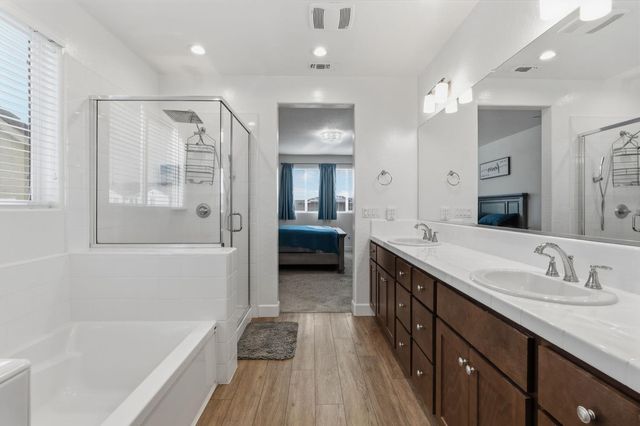 398 Atlantica Drive S, Madera, CA 93636