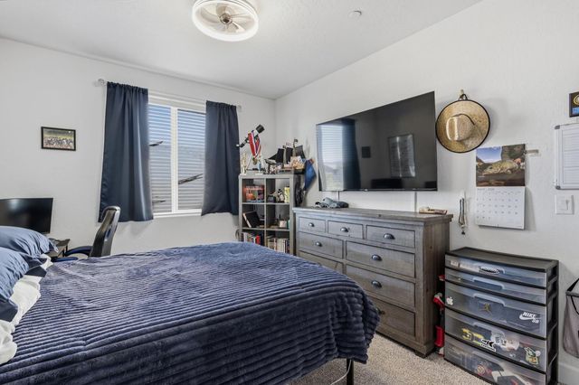 398 Atlantica Drive S, Madera, CA 93636