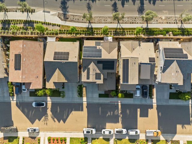 398 Atlantica Drive S, Madera, CA 93636