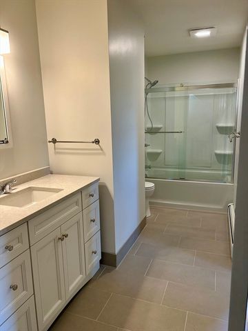 831 Lexington Rd, Concord, MA 01742