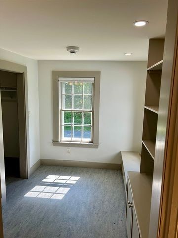 831 Lexington Rd, Concord, MA 01742