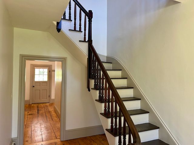 831 Lexington Rd, Concord, MA 01742