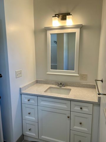 831 Lexington Rd, Concord, MA 01742
