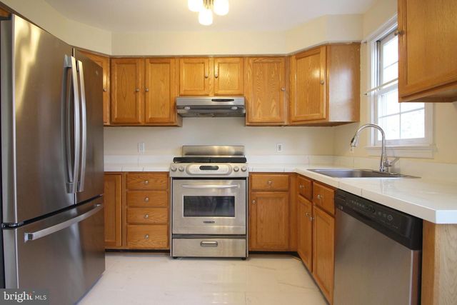 7831 GUM SPRINGS VILLAGE DR, Alexandria, VA 22306