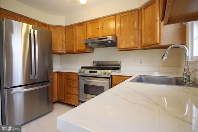 7831 GUM SPRINGS VILLAGE DR, Alexandria, VA 22306