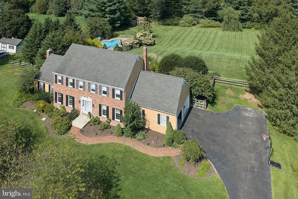 3173 ANTLER DR, BUCKINGHAM, PA 18902 — photo 2