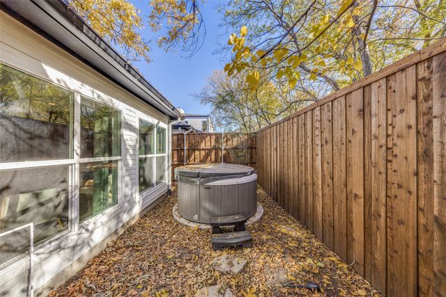 1116 Muncie Avenue, Dallas, TX 75212