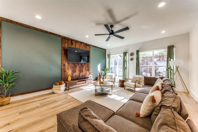 1116 Muncie Avenue, Dallas, TX 75212