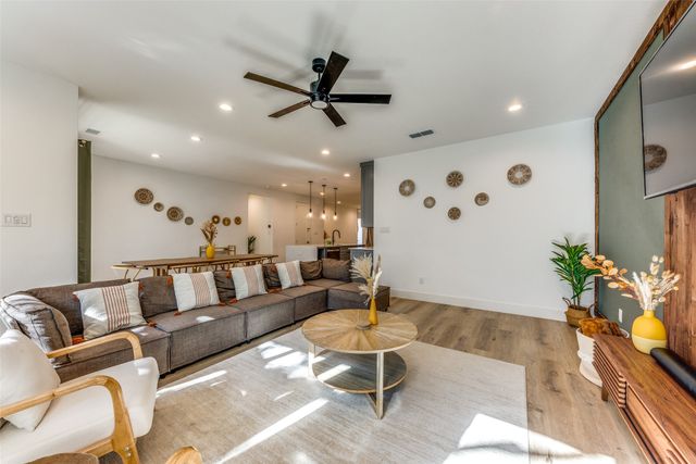 1116 Muncie Avenue, Dallas, TX 75212