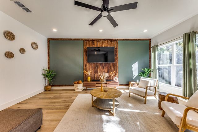 1116 Muncie Avenue, Dallas, TX 75212