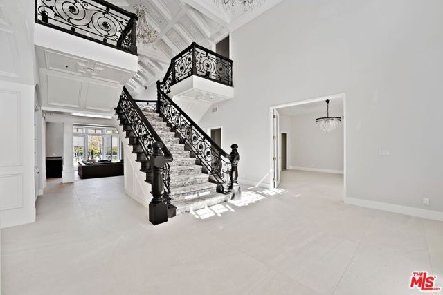 2387 Stratford Circle, Los Angeles, CA 90077
