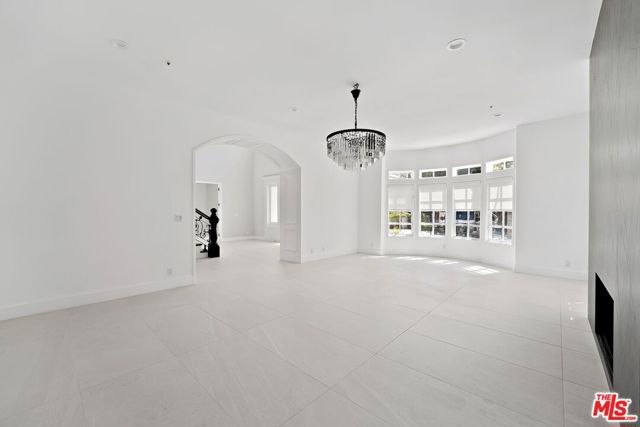 2387 Stratford Circle, Los Angeles, CA 90077