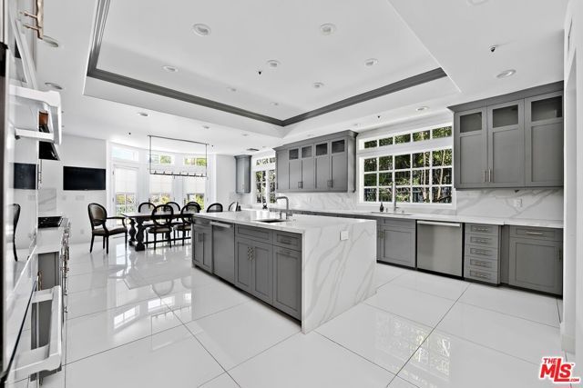 2387 Stratford Circle, Los Angeles, CA 90077