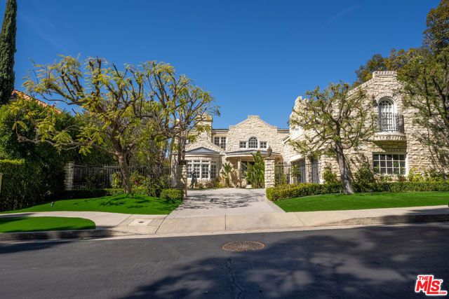 2387 Stratford Circle, Los Angeles, CA 90077