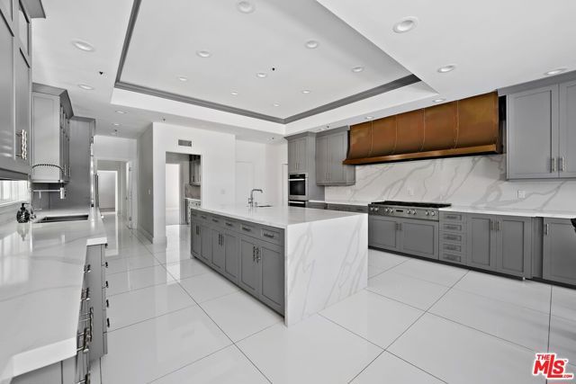 2387 Stratford Circle, Los Angeles, CA 90077