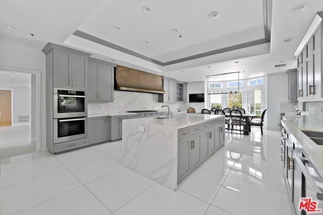 2387 Stratford Circle, Los Angeles, CA 90077