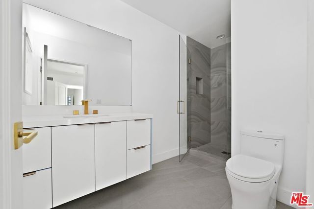 2387 Stratford Circle, Los Angeles, CA 90077