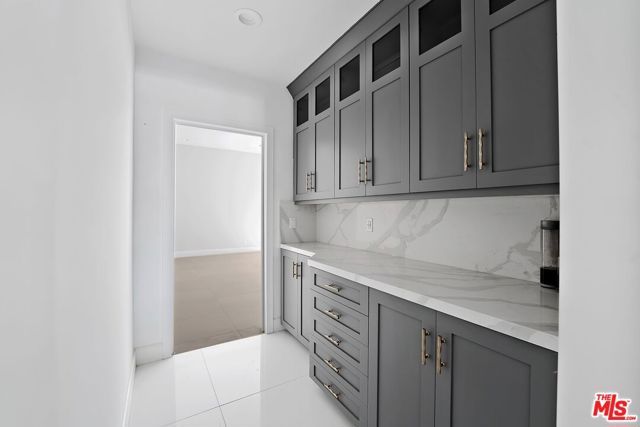 2387 Stratford Circle, Los Angeles, CA 90077
