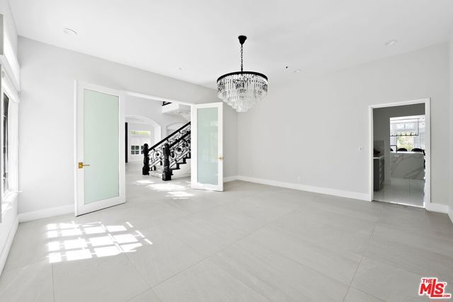 2387 Stratford Circle, Los Angeles, CA 90077