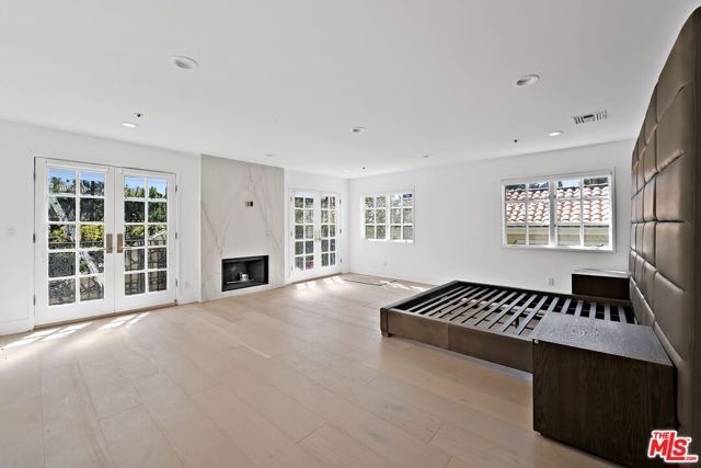 2387 Stratford Circle, Los Angeles, CA 90077