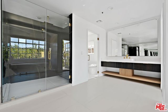 2387 Stratford Circle, Los Angeles, CA 90077