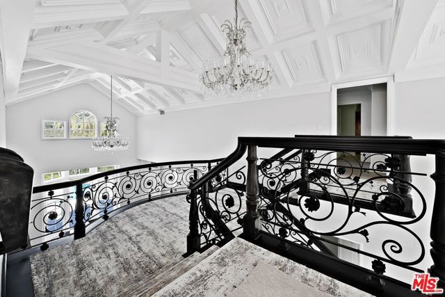 2387 Stratford Circle, Los Angeles, CA 90077