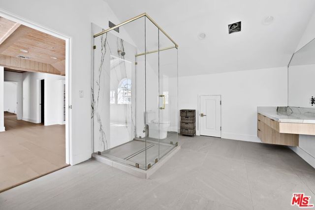 2387 Stratford Circle, Los Angeles, CA 90077