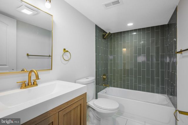 1400 WATERFORD DR, District Heights, MD 20747