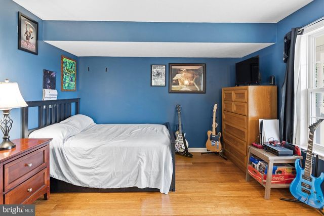 900 ENFIELD DR, Winchester, VA 22602