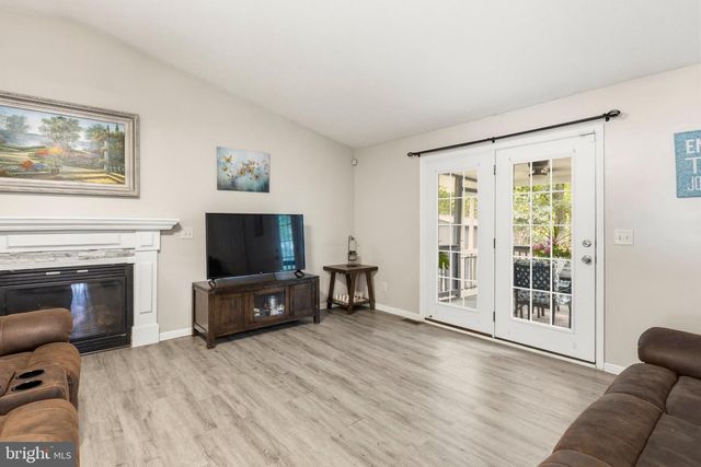 900 ENFIELD DR, Winchester, VA 22602