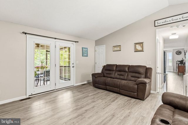 900 ENFIELD DR, Winchester, VA 22602