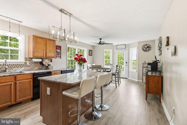900 ENFIELD DR, Winchester, VA 22602