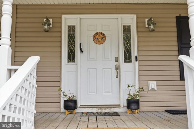 900 ENFIELD DR, Winchester, VA 22602