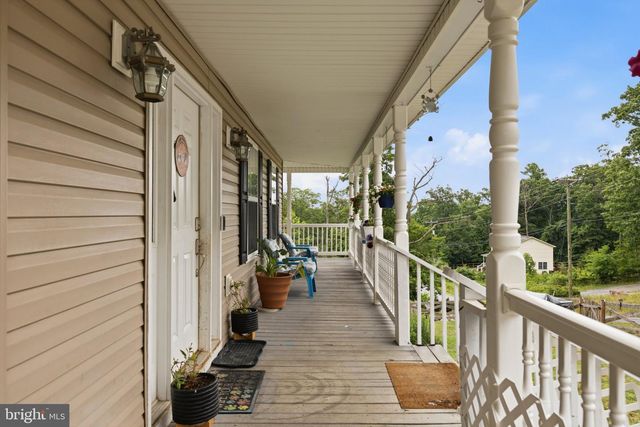 900 ENFIELD DR, Winchester, VA 22602