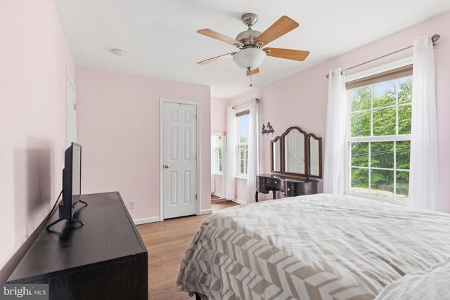 900 ENFIELD DR, Winchester, VA 22602