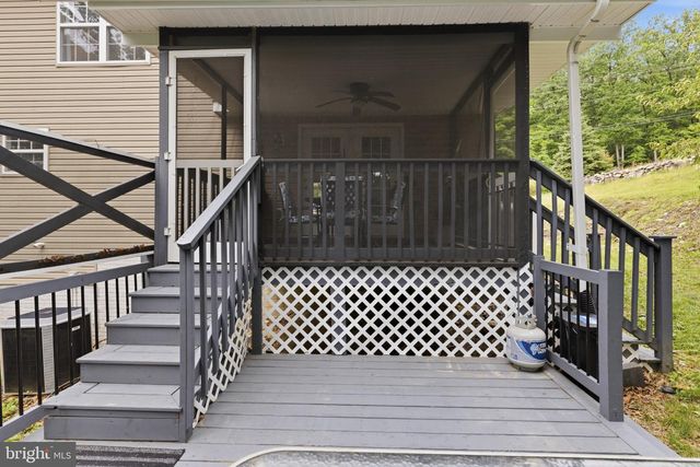 900 ENFIELD DR, Winchester, VA 22602