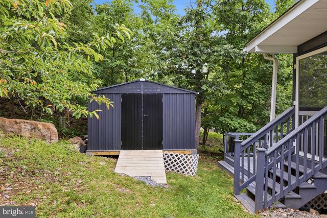 900 ENFIELD DR, Winchester, VA 22602