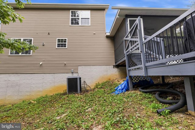900 ENFIELD DR, Winchester, VA 22602
