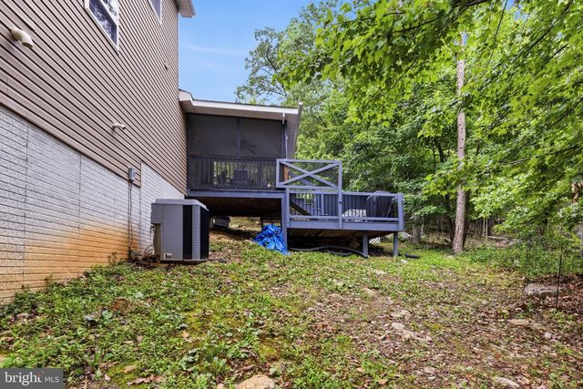 900 ENFIELD DR, Winchester, VA 22602