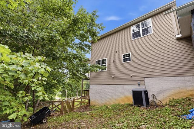 900 ENFIELD DR, Winchester, VA 22602