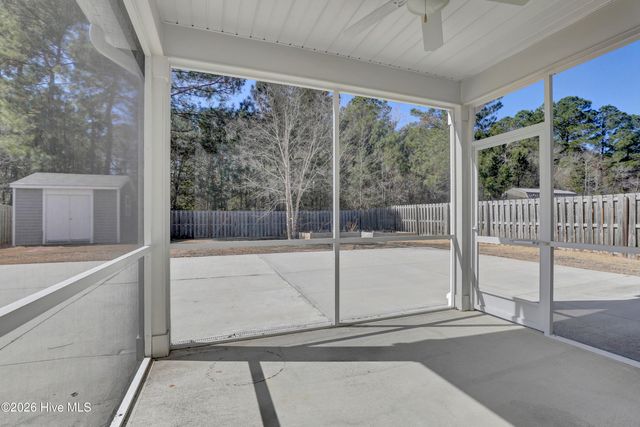 85 Waldorf Way, Hampstead, NC 28443