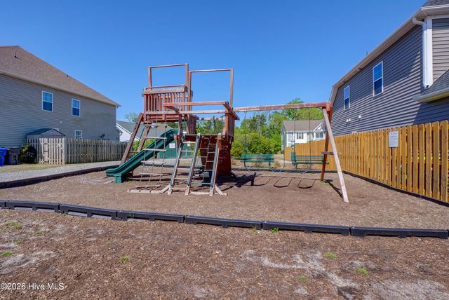 85 Waldorf Way, Hampstead, NC 28443