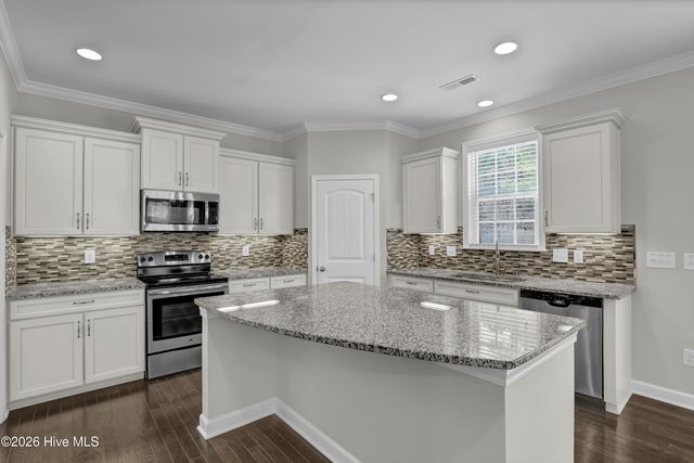 85 Waldorf Way, Hampstead, NC 28443