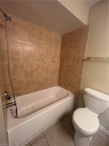 2835 Winkler AVE # 214, Fort Myers, FL 33916