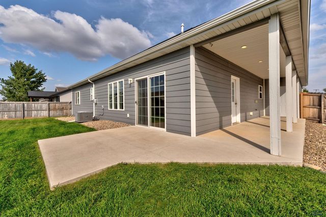 3025 OLIVE GROVE CT, Rapid City, SD 57702