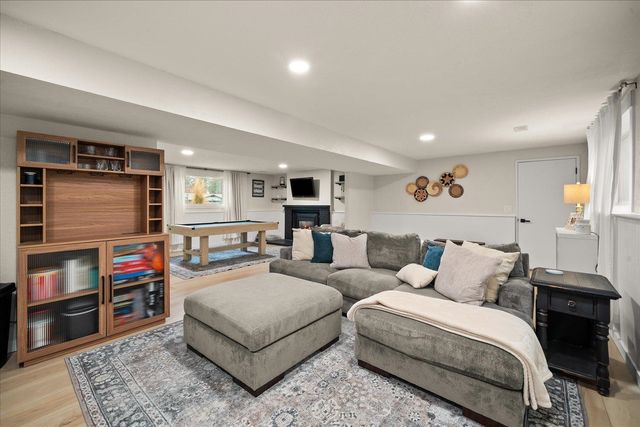 513 E Silver Pines Ct, Colbert, WA 99005