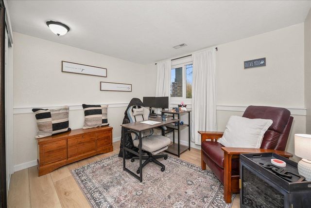 513 E Silver Pines Ct, Colbert, WA 99005