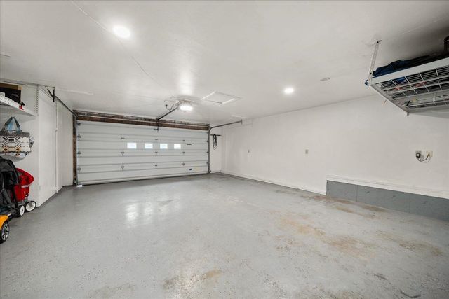 513 E Silver Pines Ct, Colbert, WA 99005