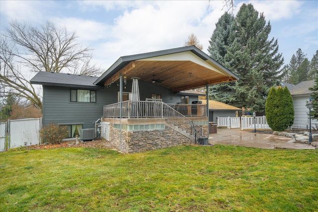 513 E Silver Pines Ct, Colbert, WA 99005